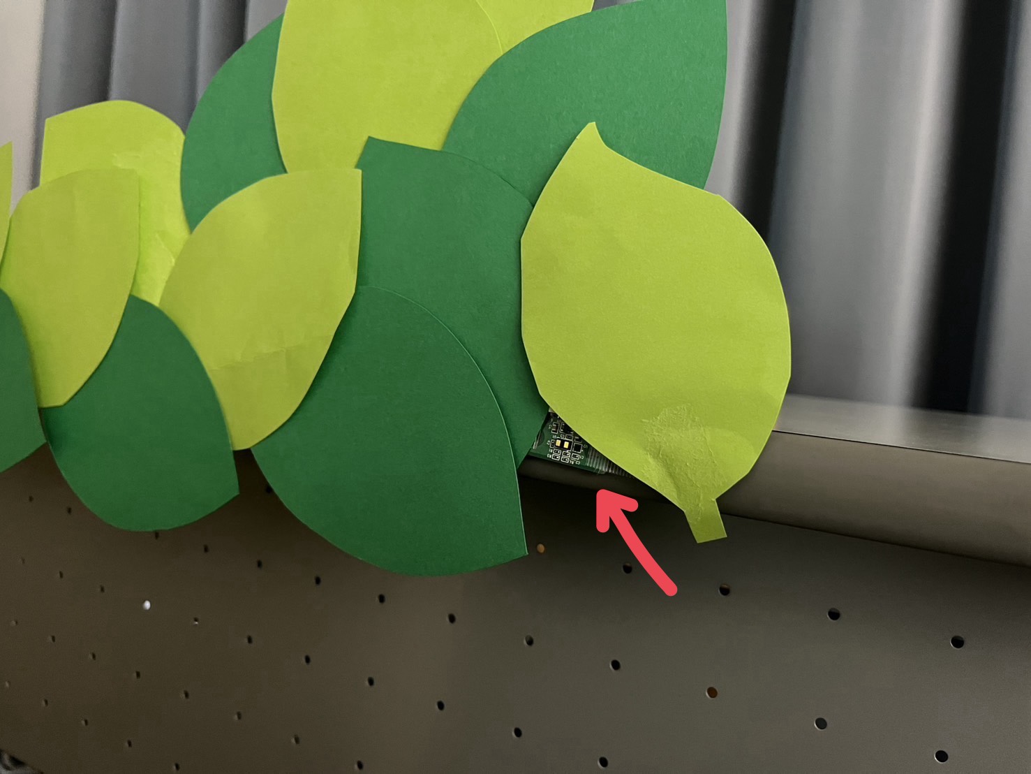 距離センサ隠し